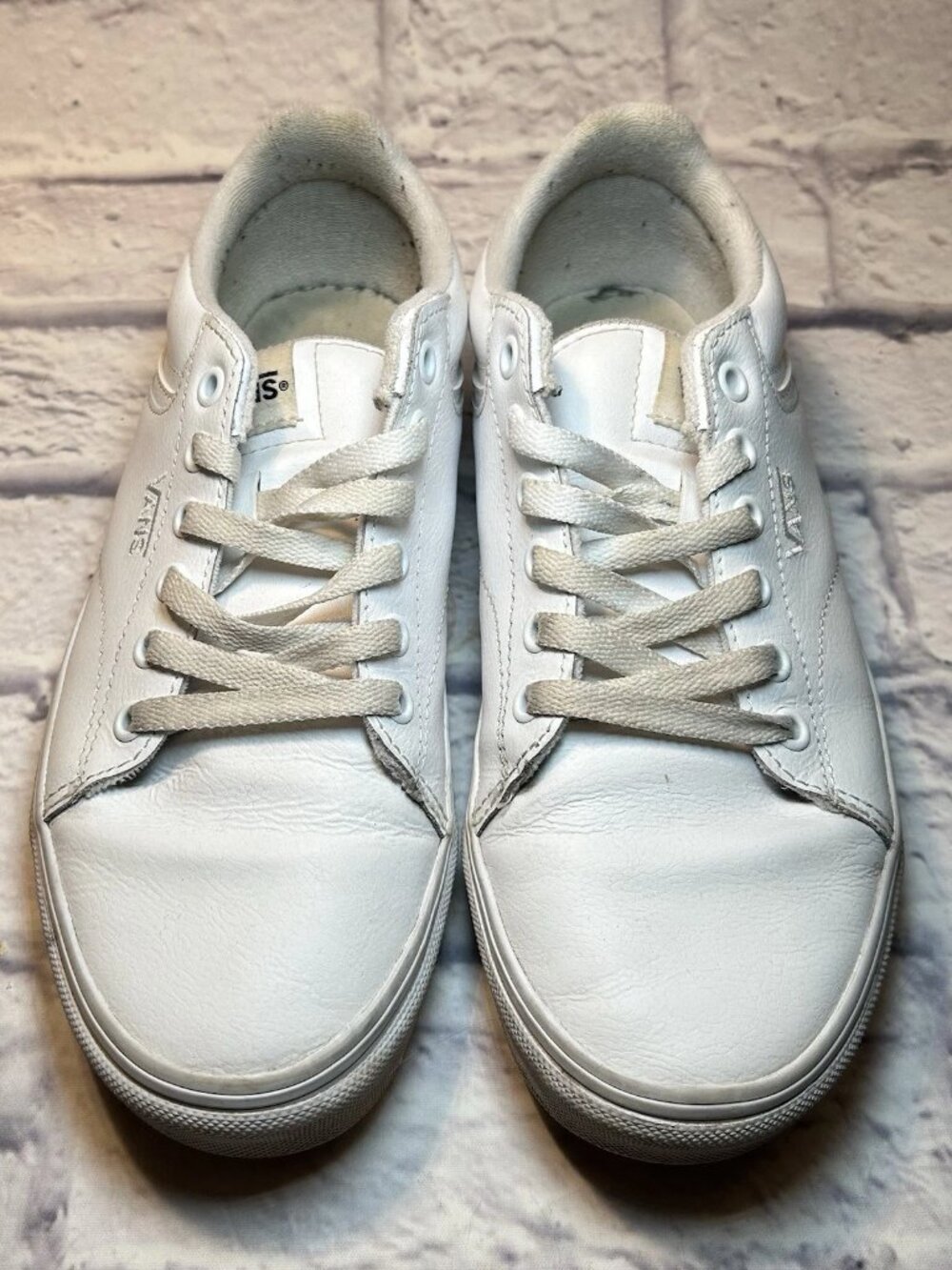 Vans Seldan Leather Shoes Women’s 9‎ White Color